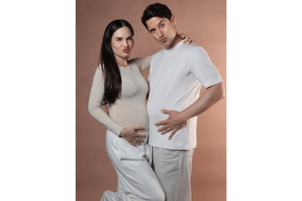 Foto Steffi Zamora Pamer Baby Bump 3.png