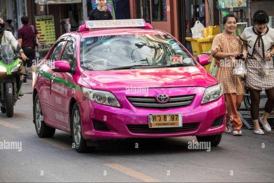 Apa Itu Taksi Merah Muda Khusus Perempuan? Ramah dan Eksklusif