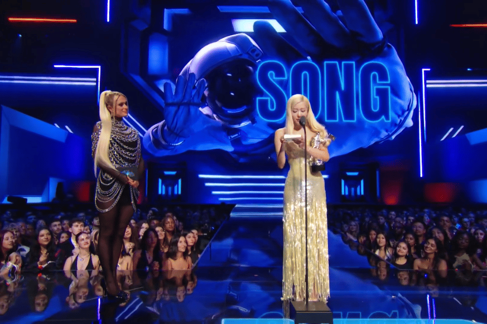 Rosé BLACKPINK Jadi Idol KPop Pertama Menang Song of The Year di VMAs (3).png