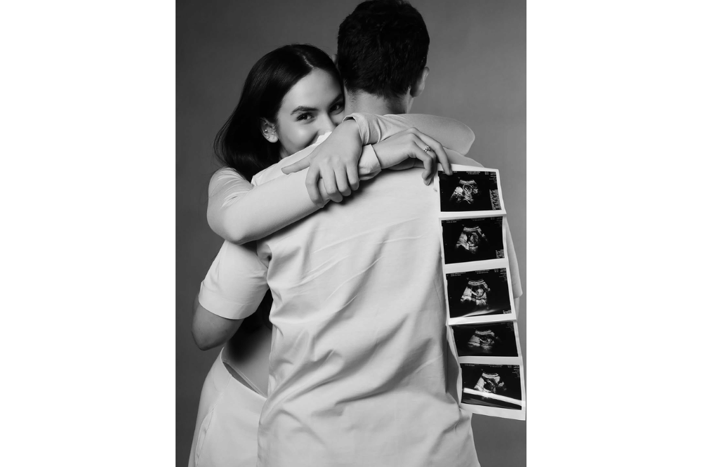 Foto Steffi Zamora Pamer Baby Bump 4.png