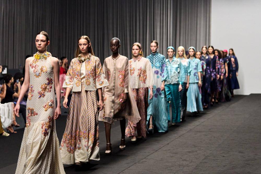 Benang Jarum Tampil Mewah di Dubai Fashion Week SS26 dengan Koleksinya (1).jpg