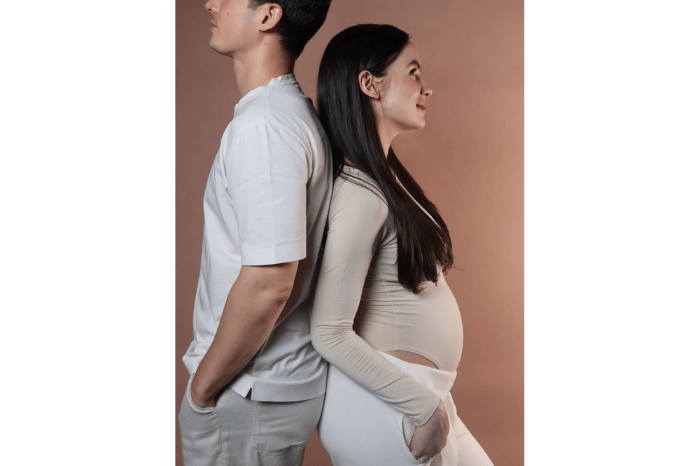 Foto Steffi Zamora Pamer Baby Bump 2.png