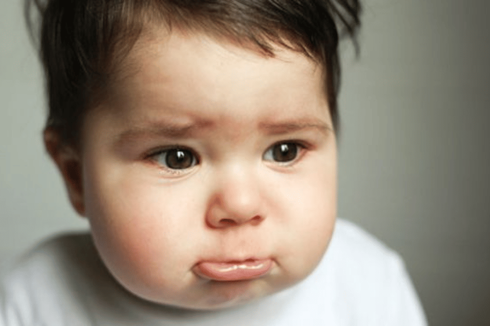 Mengerungkan alis .png