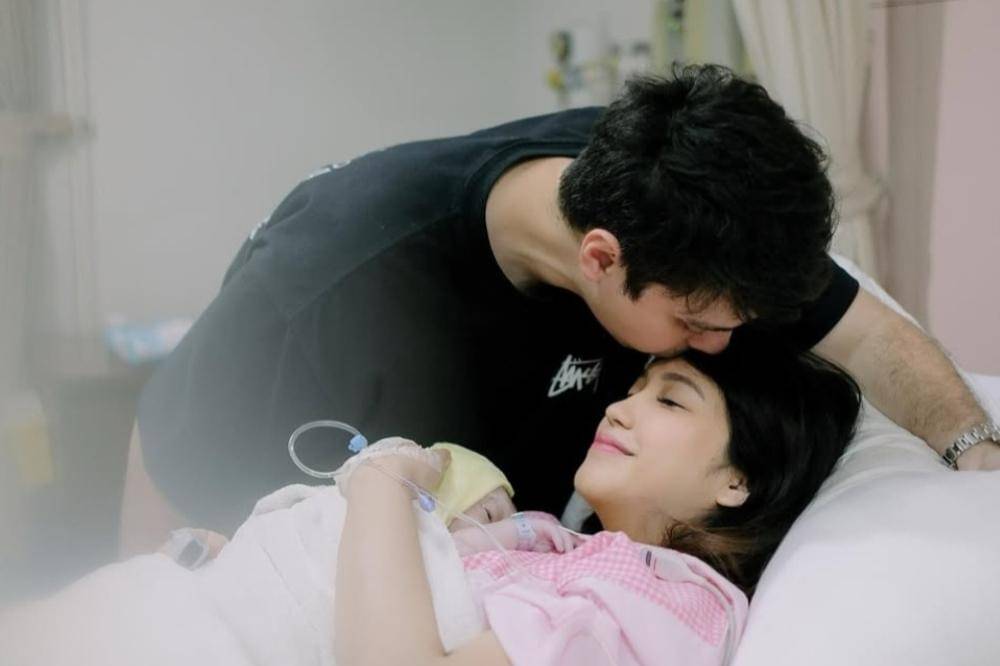 Dewi Paramitha Melahirkan Anak Pertama_20250910_111007_0000.jpg