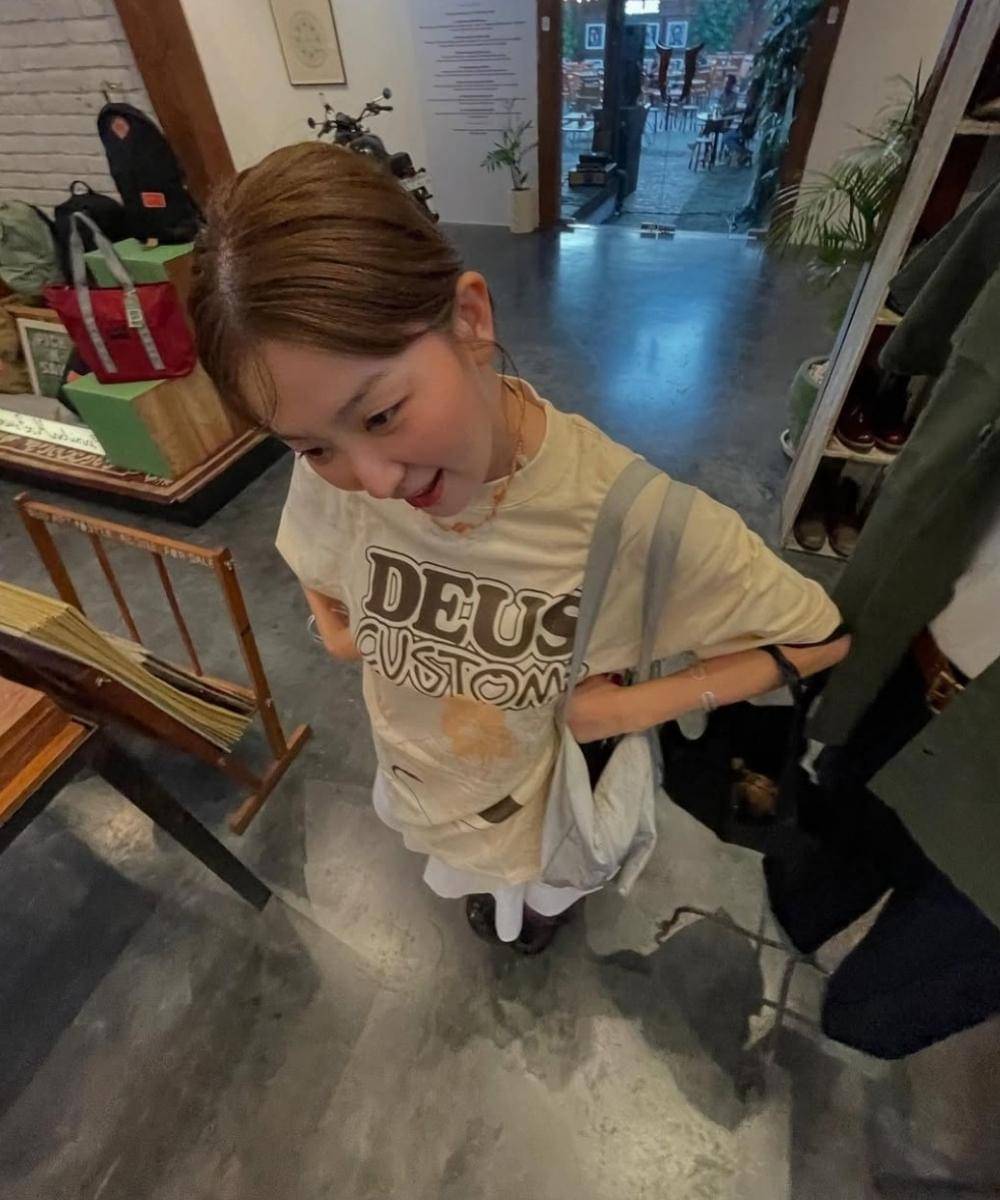 Potret Fashion Seulgi Red Velvet saat Liburan ke Bali (1).jpg