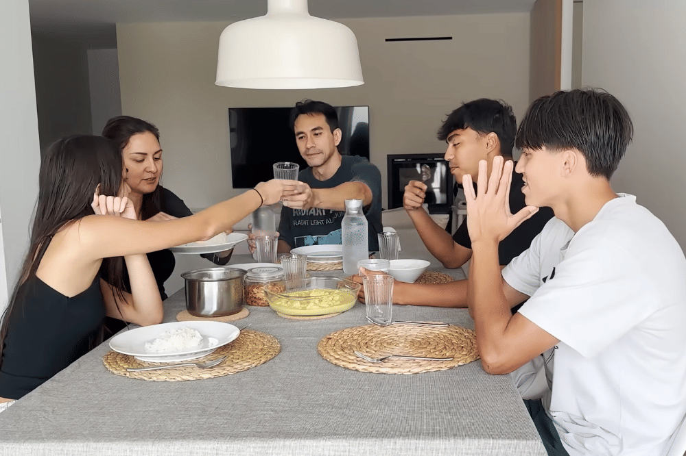 10 Foto Apartemen Anak Darius Sinathrya di Portugal 6.png