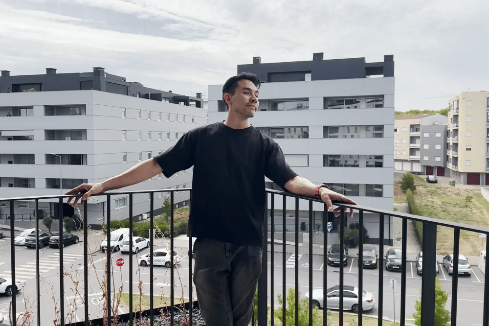 10 Foto Apartemen Anak Darius Sinathrya di Portugal 11.png