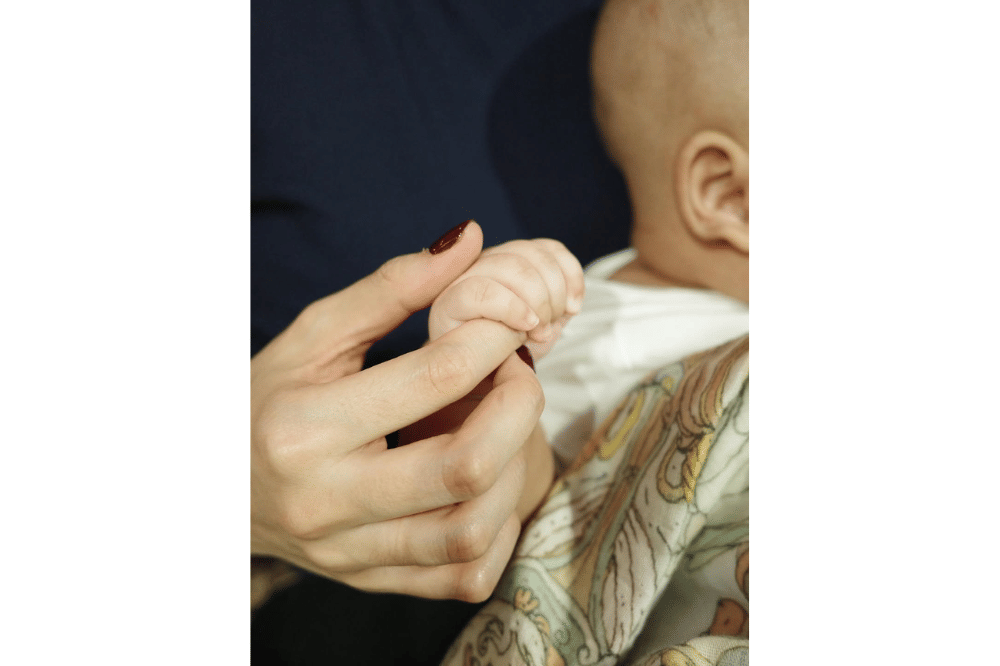 Foto Baby Arash Anak Aaliyah Massaid Liburan di Pantai 7.png