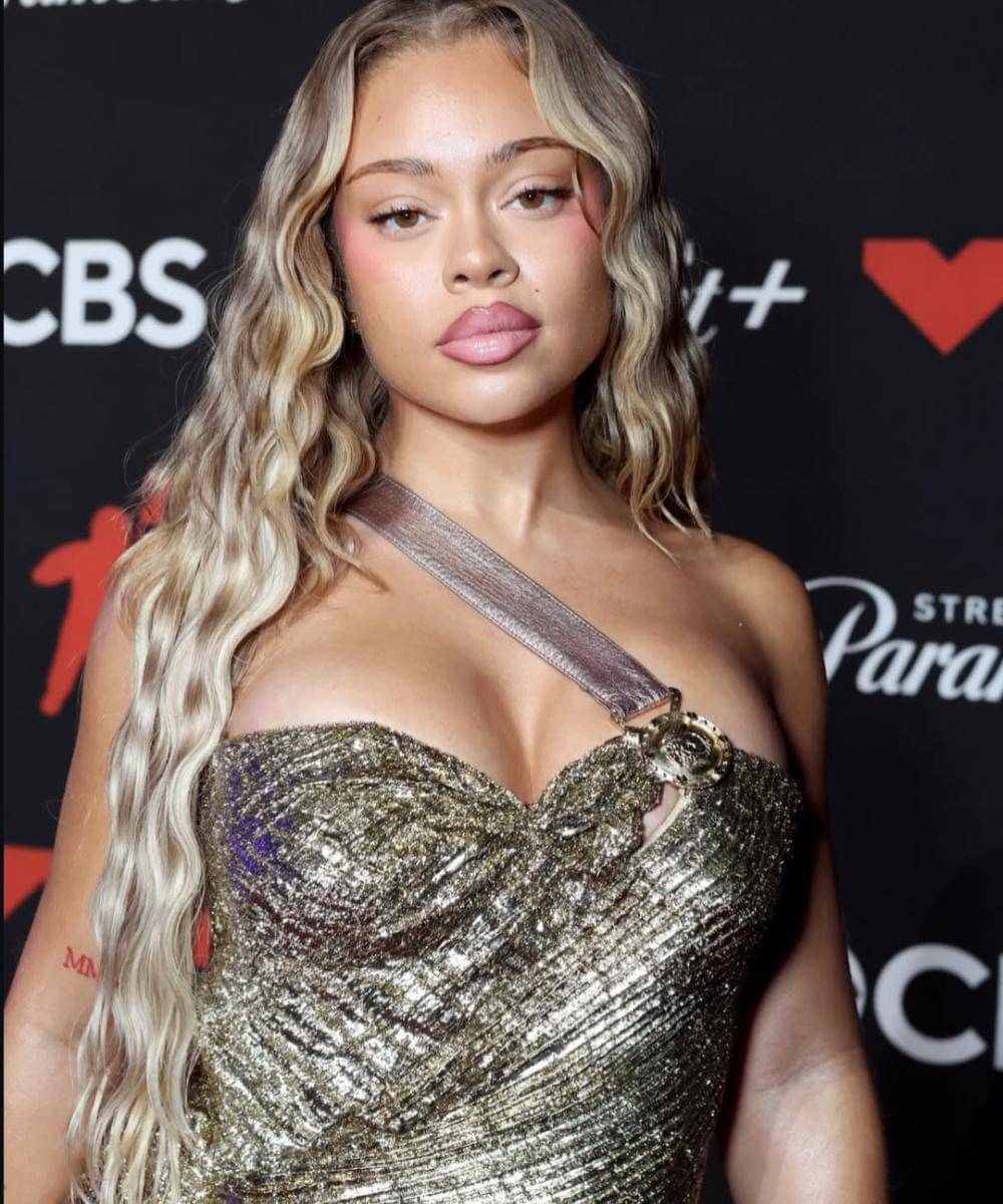 10 Makeup dan Hairstyle terbaik di MTV Video Music Awards 2025 (3).jpg