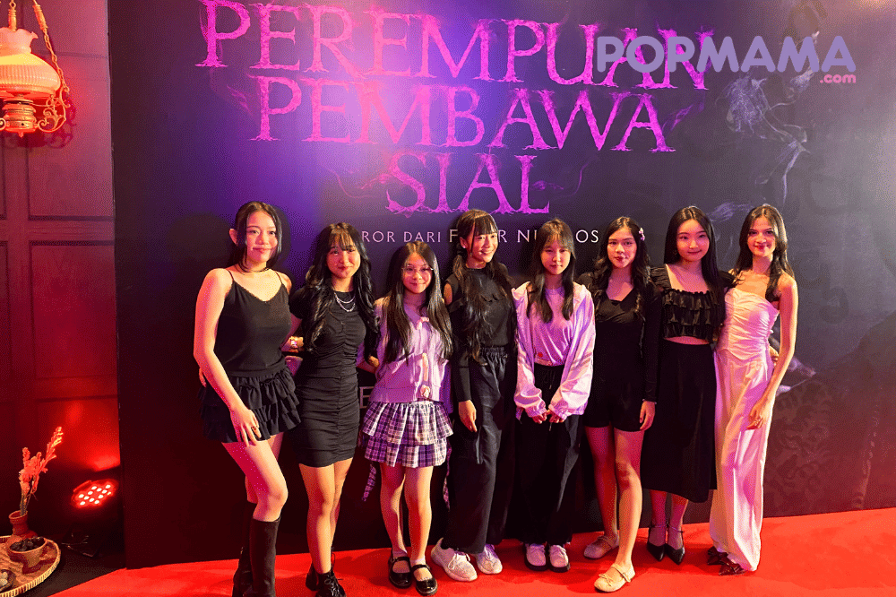 Deretan Artis yang Hadir di Gala Premiere Film Perempuan Pembawa Sial (7).png