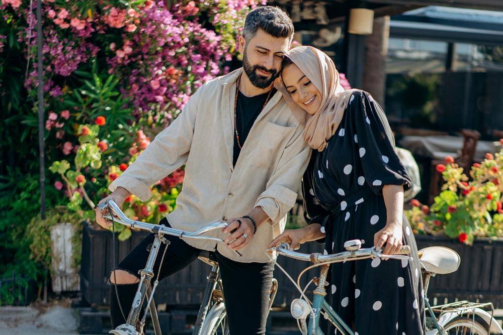 Hukum Suami Memakai Uang Istri dalam Islam