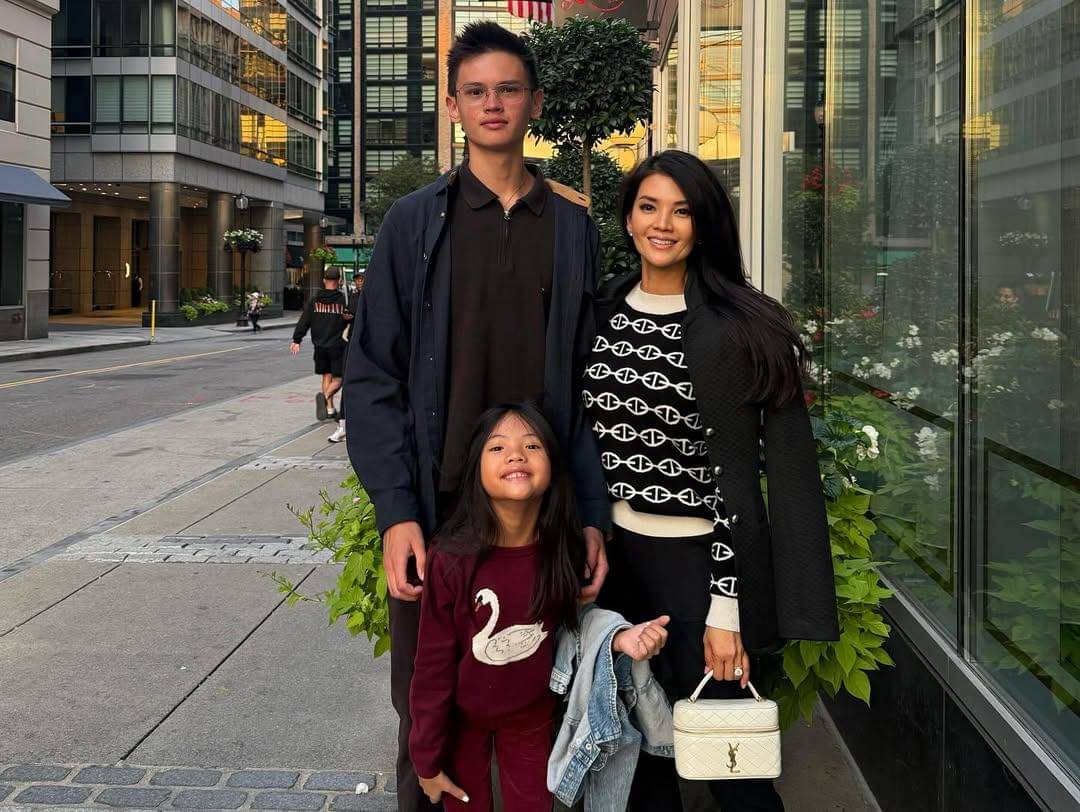 Farah Quinn antar anak kuliah di Boston University (instagram.com/farahquinnofficial)