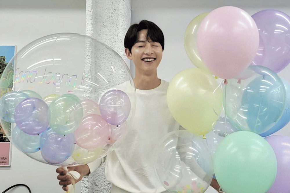 Song Joong Ki Sebut Keluarga Jadi Sumber Kebahagiaan Terbesar