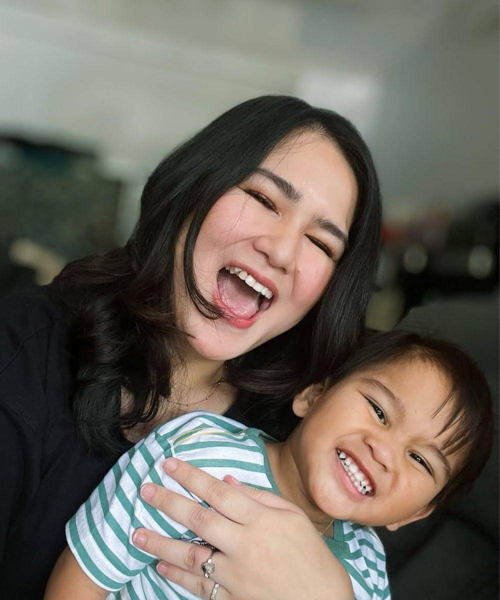 Hamil saat Menyusui, Masayu Clara Sebut Tak Percaya KB Alami (1).jpg