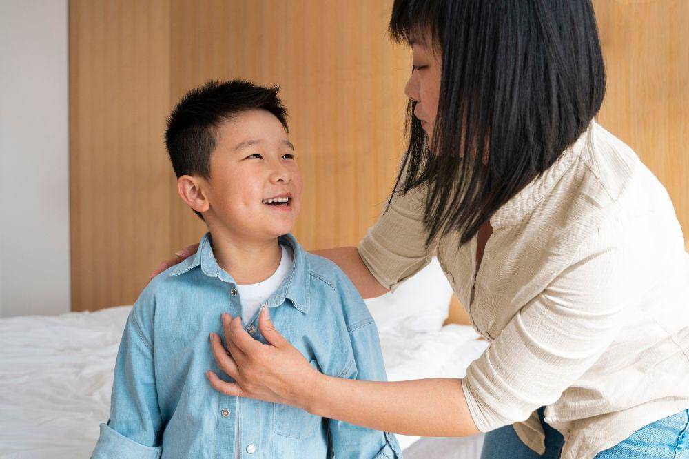 Medium shot mother and kid