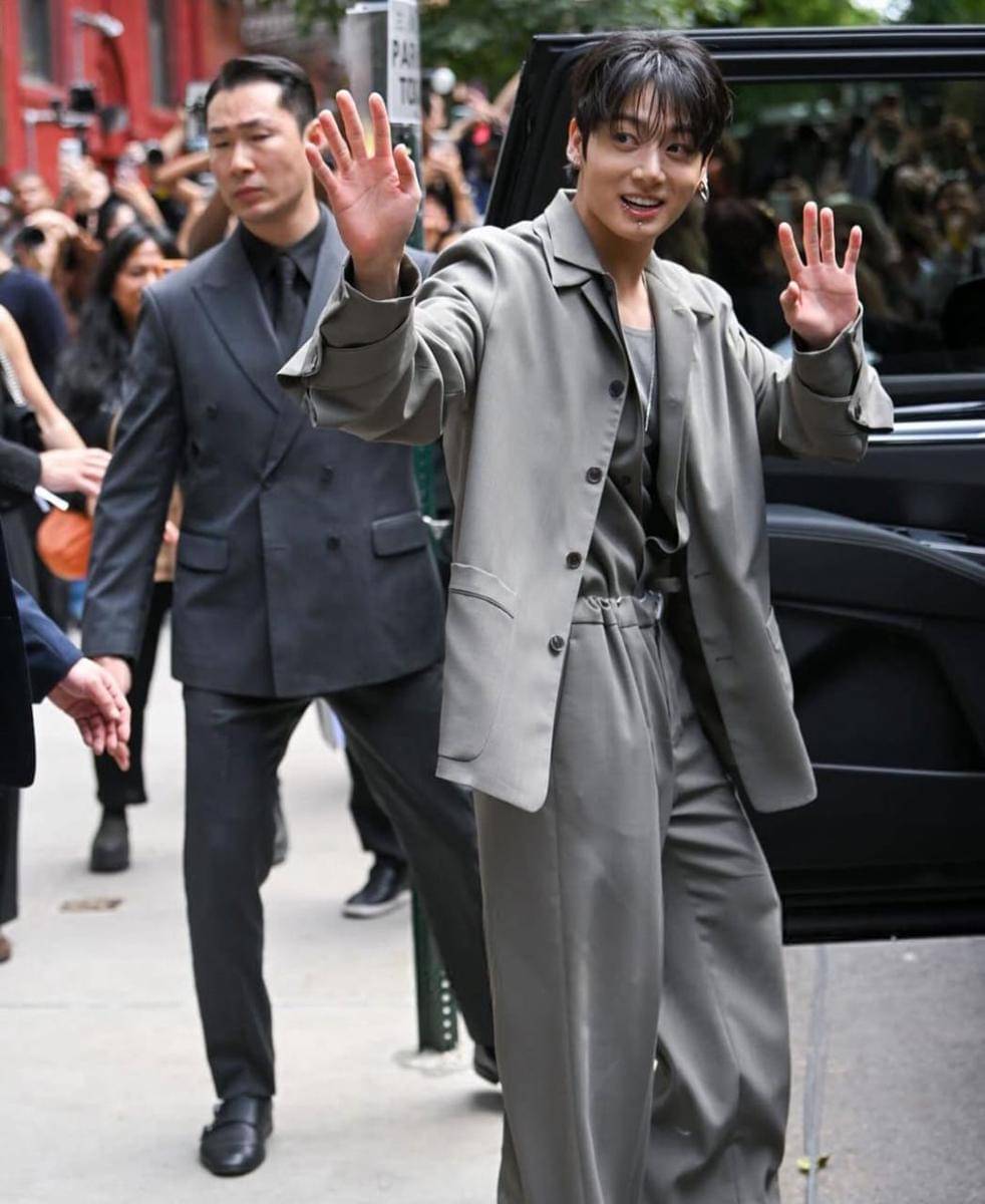 Jungkook BTS di NYFW 2025