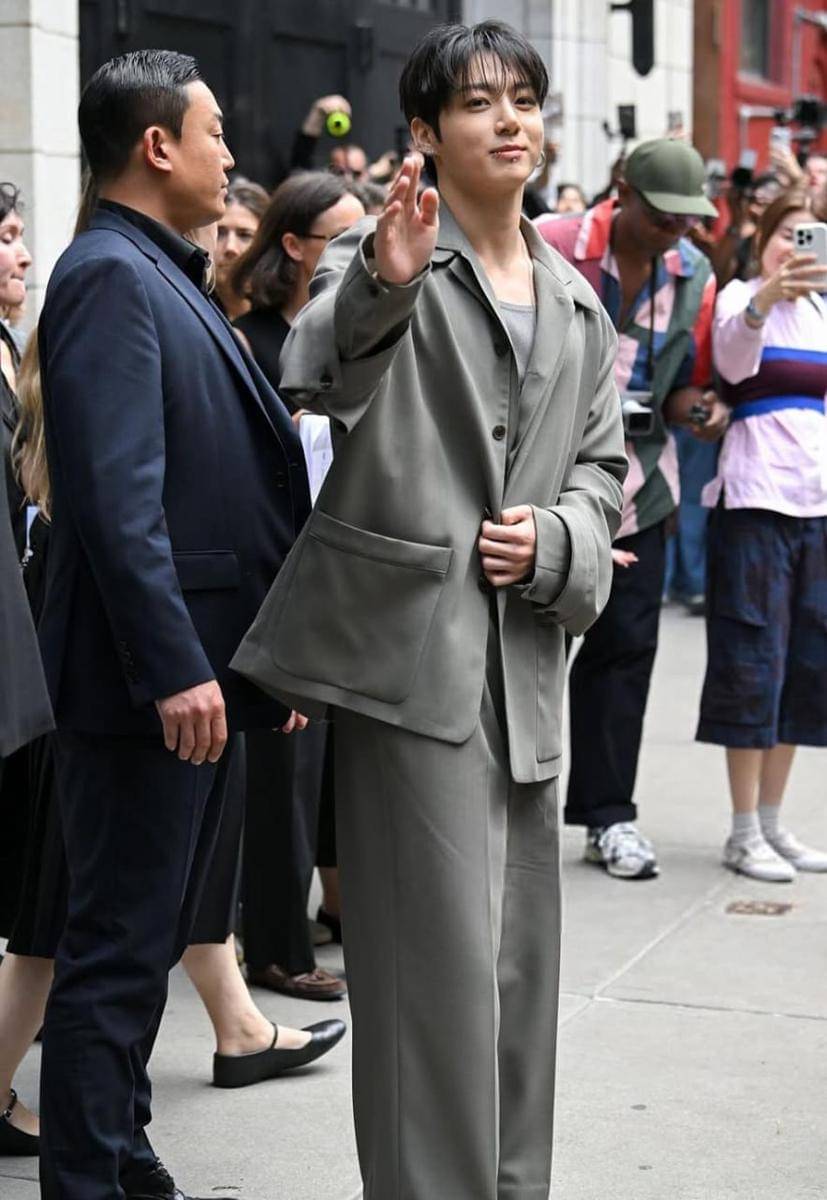 Jungkook BTS di NYFW 2025