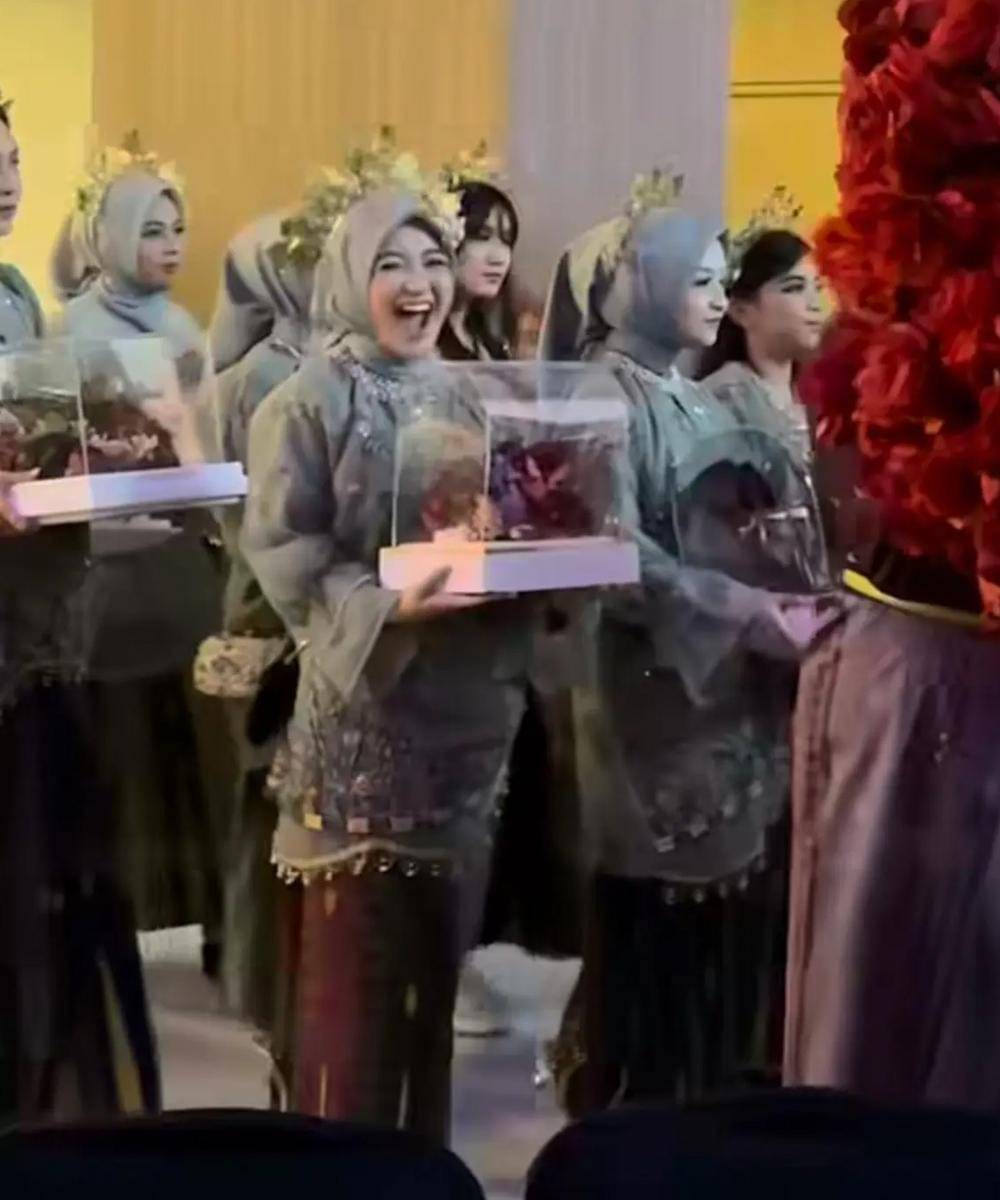 Arafah dan Halda Jadi Bridesmaid Feby Putri 4.jpg