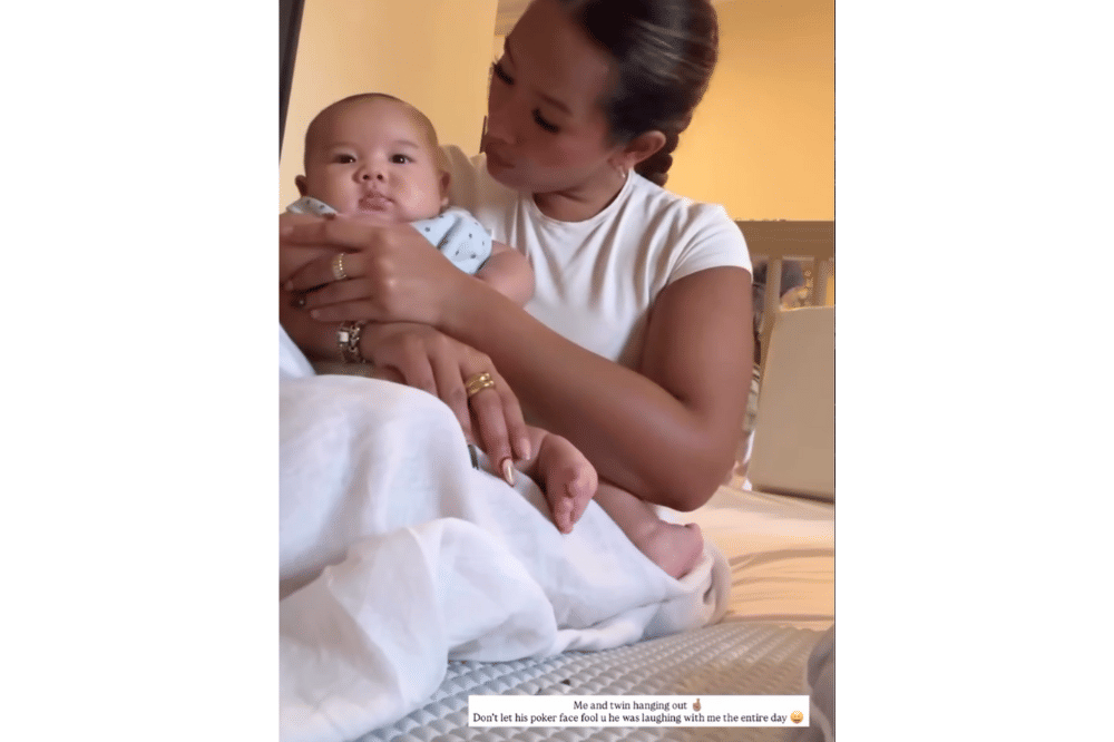 Foto Zahwa Momong Baby Arash 4.png