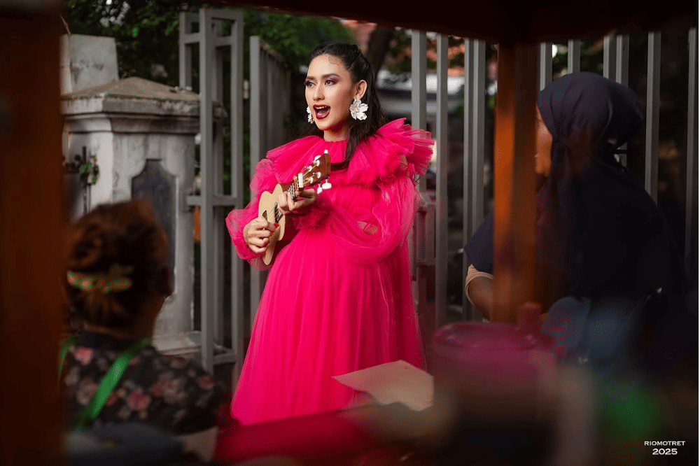 Foto Maternity Septi Pengamen Jalanan yang Viral di Media Sosial