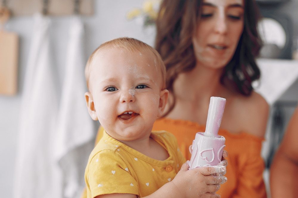 Stop Gunakan Bedak Tabur pada Anak! Ini Kata Dokter