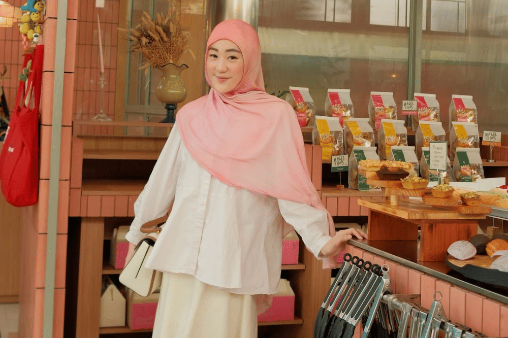 Hapus Foto Suami, Larissa Chou Unggah Ceramah Istri Tak Dinafkahi