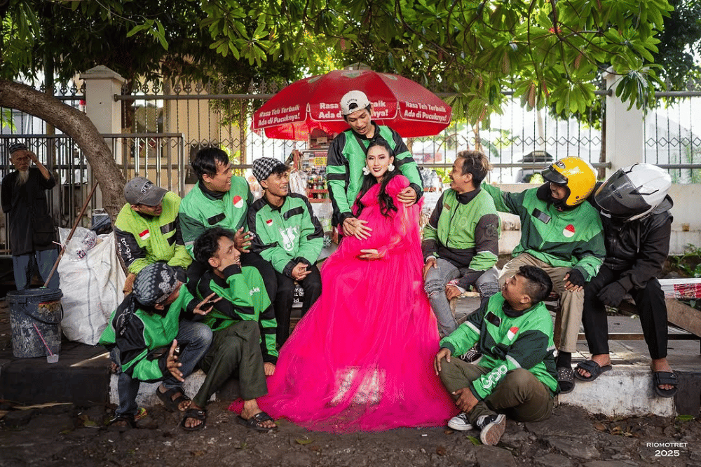 Foto Maternity Septi Pengamen Jalanan yang Viral di Media Sosial