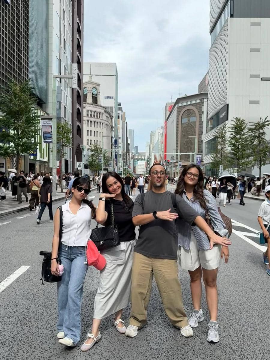 Pasangan Artis yang Menikah Lebih dari 15 tahun