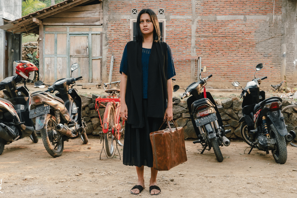 perempuan pembawa sial.png