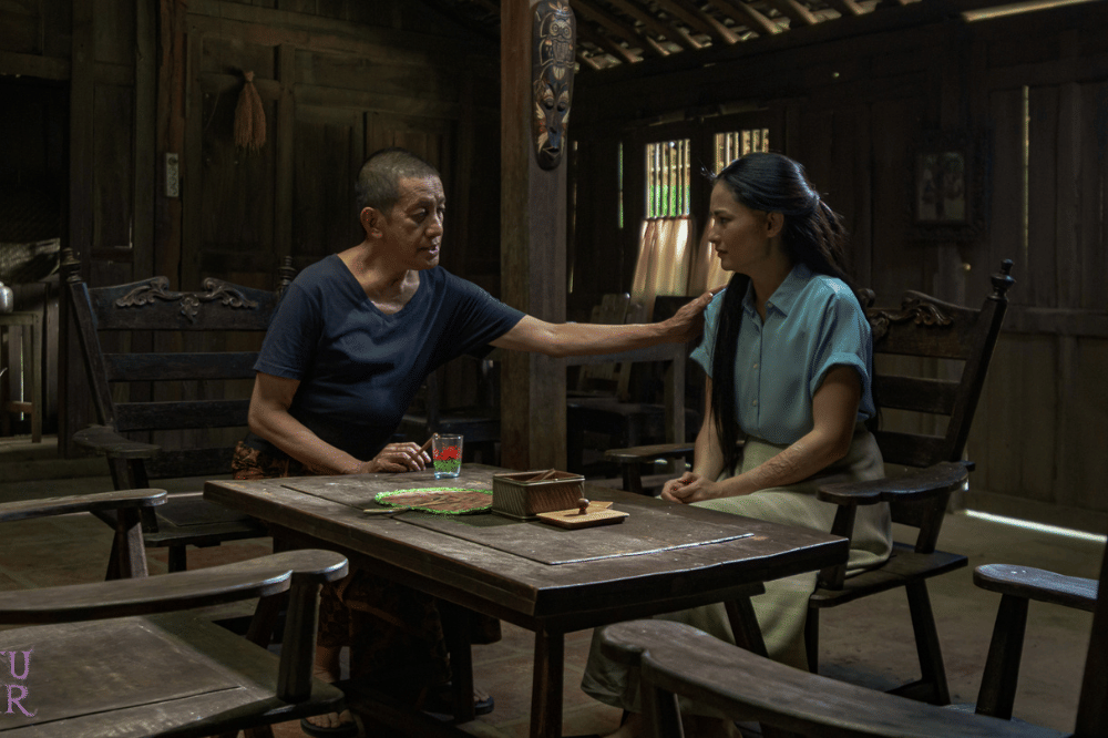 perempuan pembawa sial (5).png