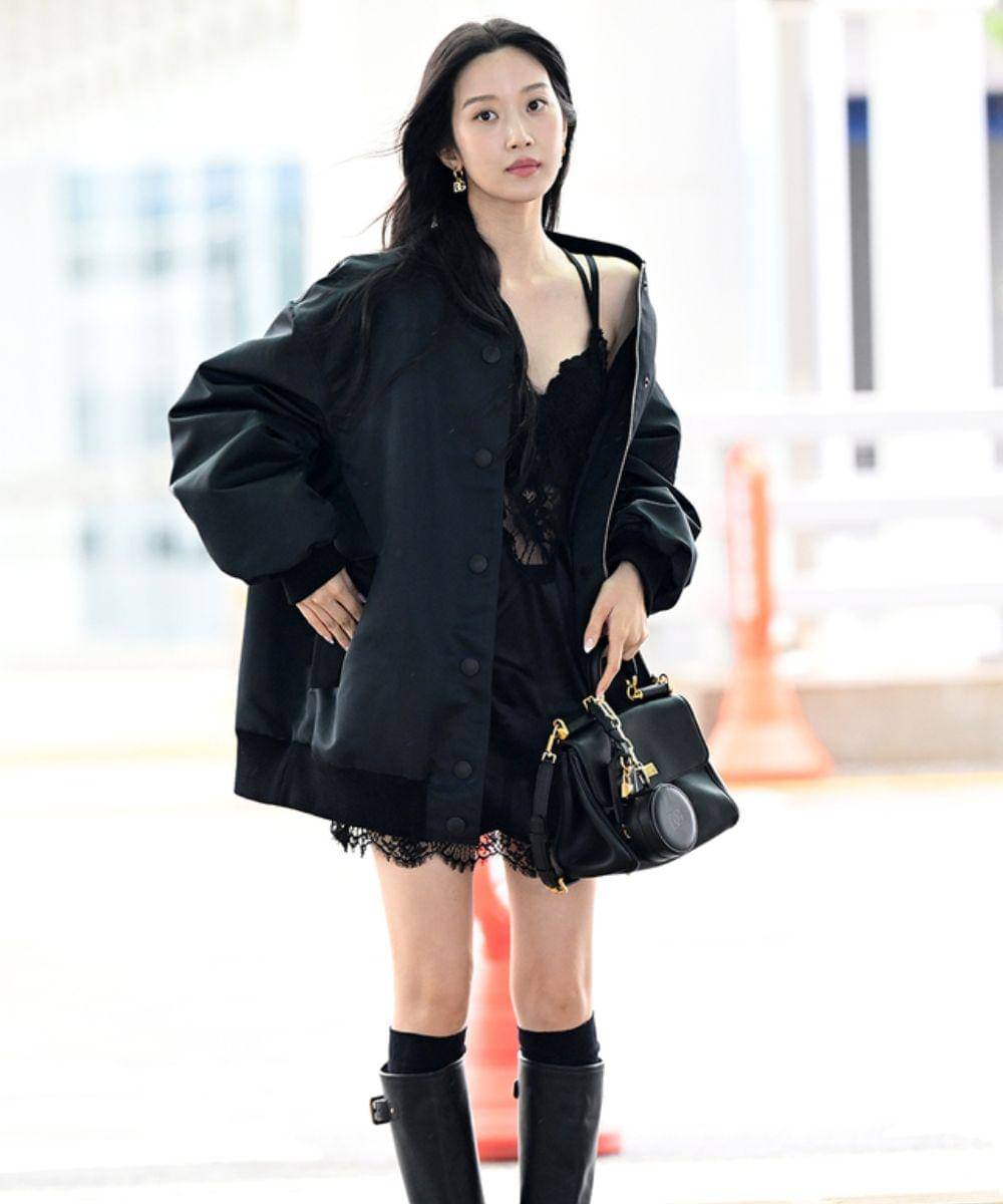 Potret Moon Ga Young di Bandara, Pakai Lingerie Puluhan Juta