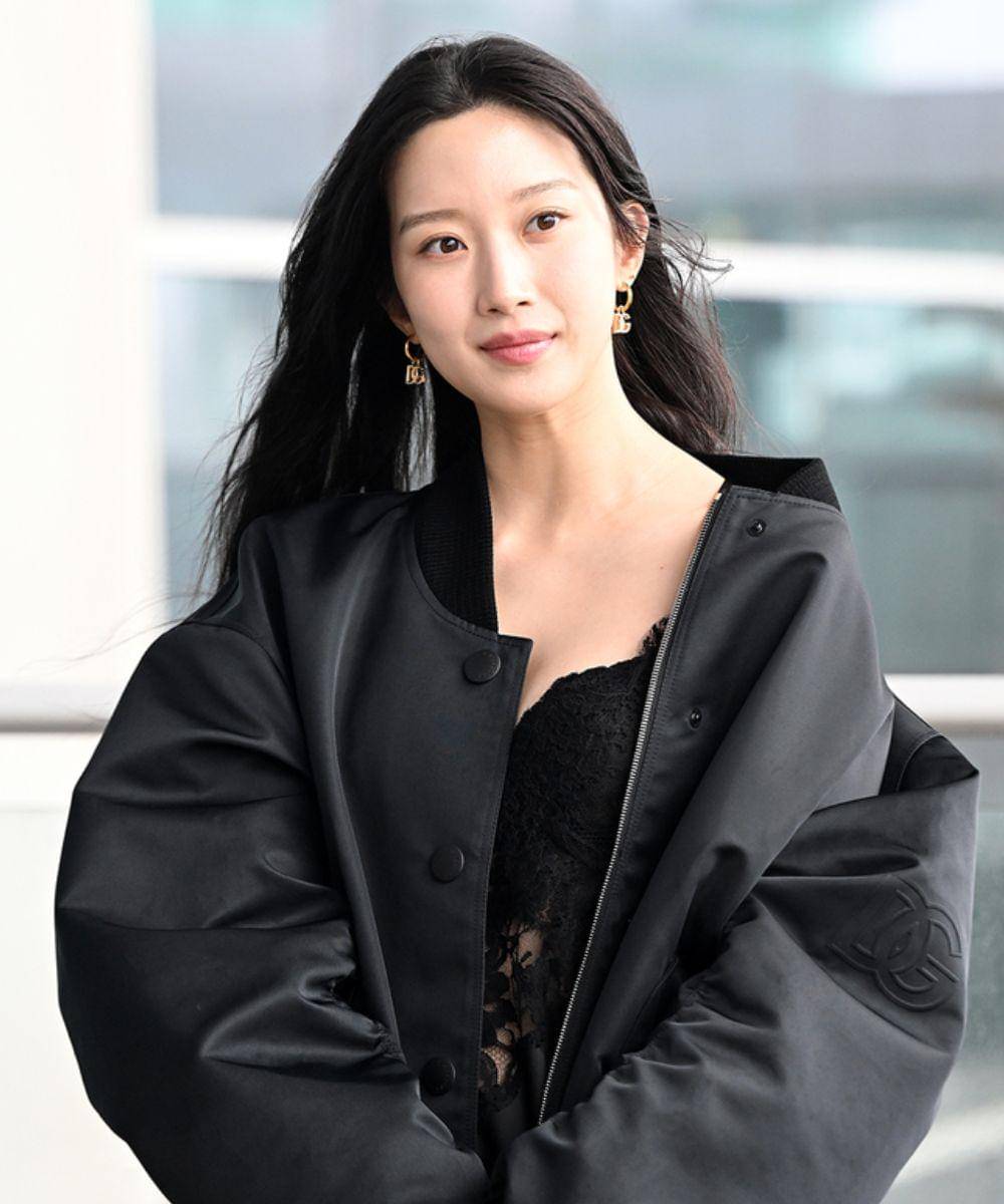 Potret Moon Ga Young di Bandara, Pakai Lingerie Puluhan Juta