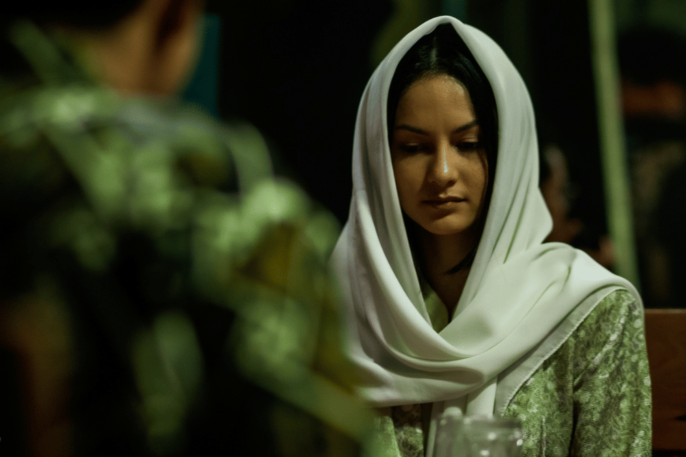 Fakta Hubungan Mirah dan Puti di Film Perempuan Pembawa Sial