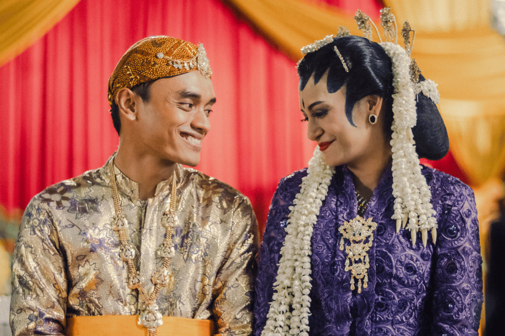 Fakta Hubungan Mirah dan Puti di Film Perempuan Pembawa Sial