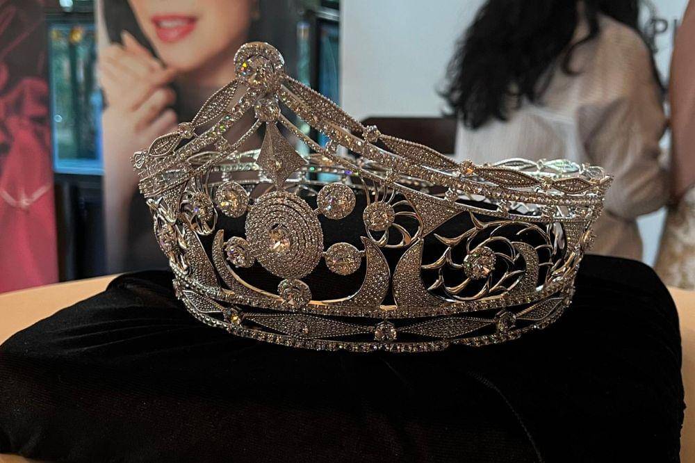 mahkota miss universe 2025