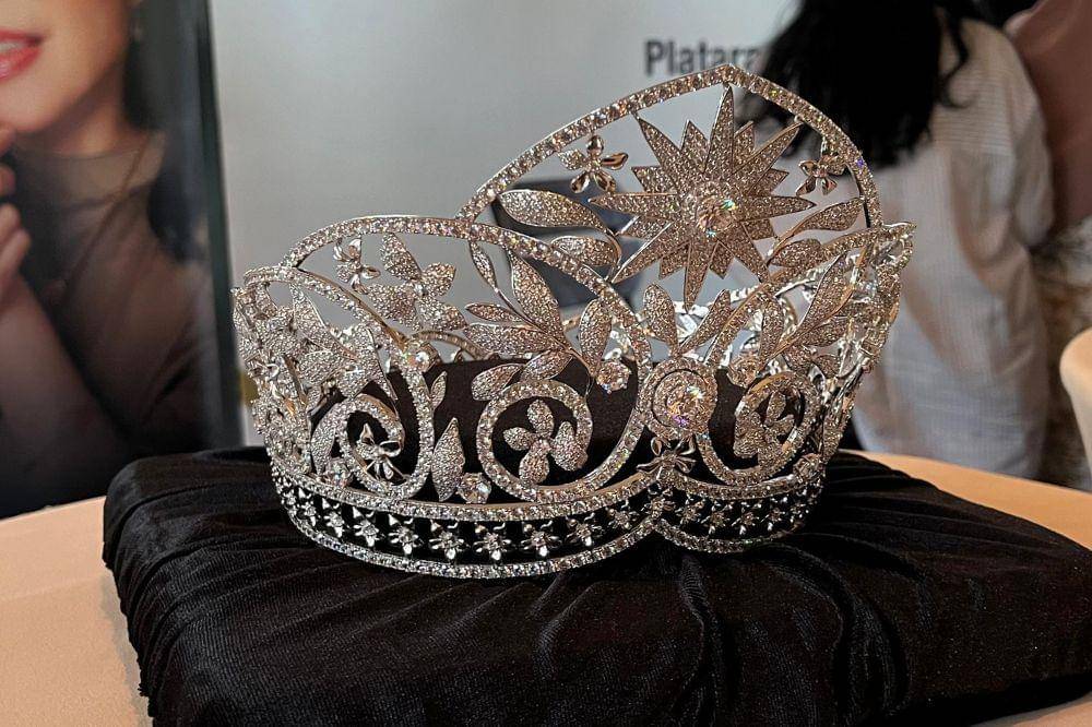 mahkota miss universe 2025