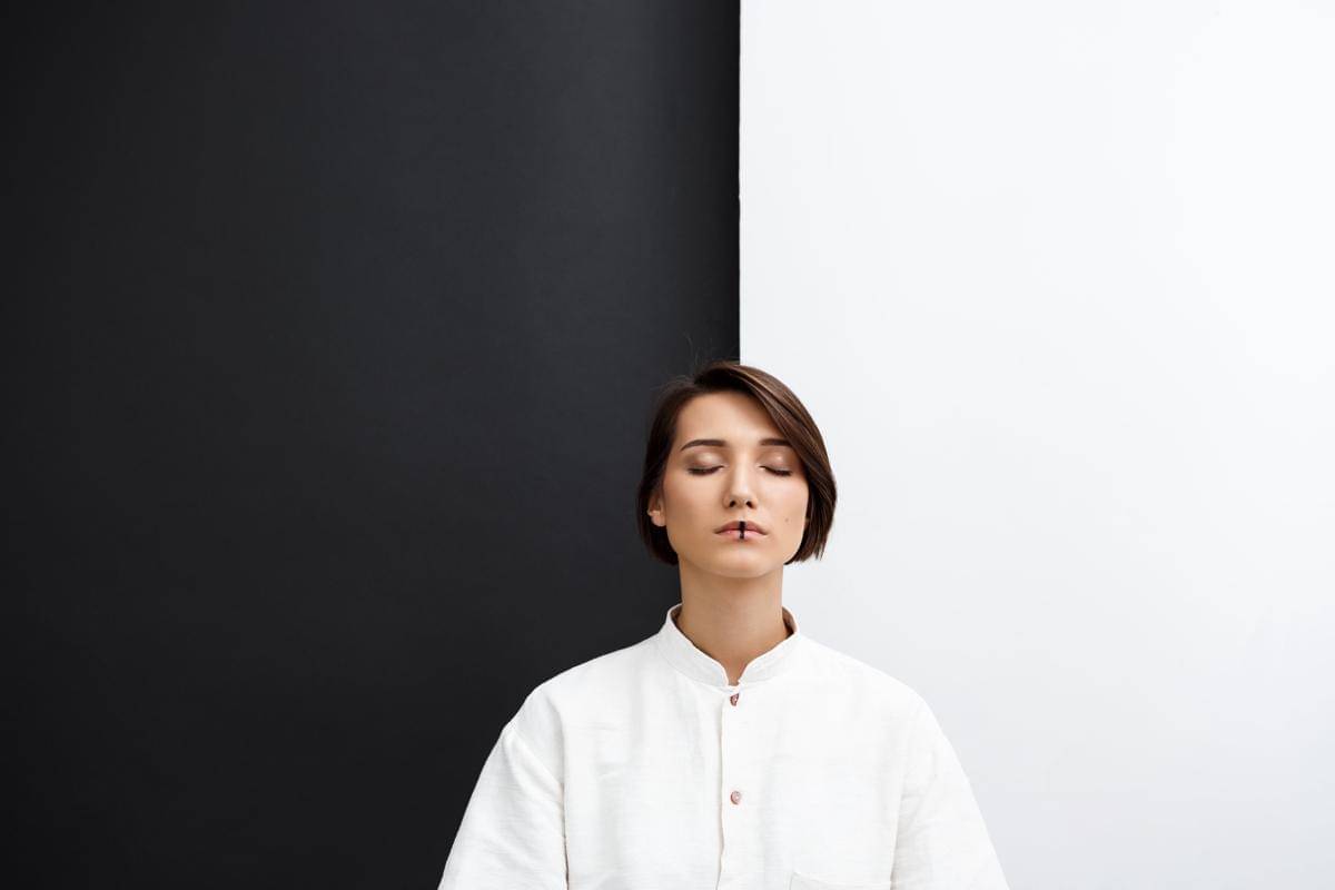 ilustrasi sadari dan akui perasaan iri (freepik.com/cookie_studio)