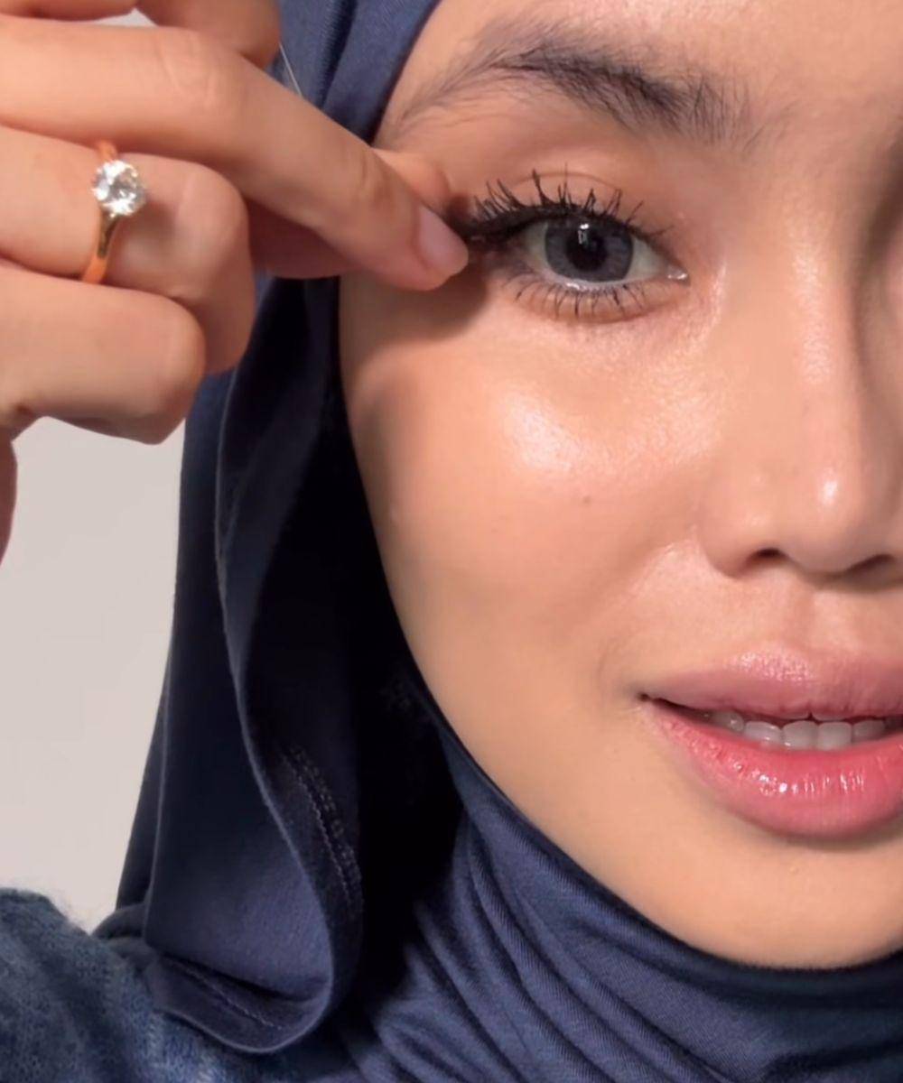 Step by Step Makeup ala Sashfir untuk Hari Pernikahannya
