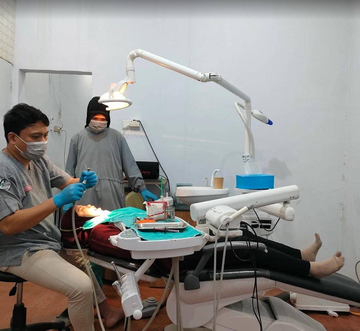 7 Dokter Gigi Makassar untuk Senyum Sehat dan Percaya Diri