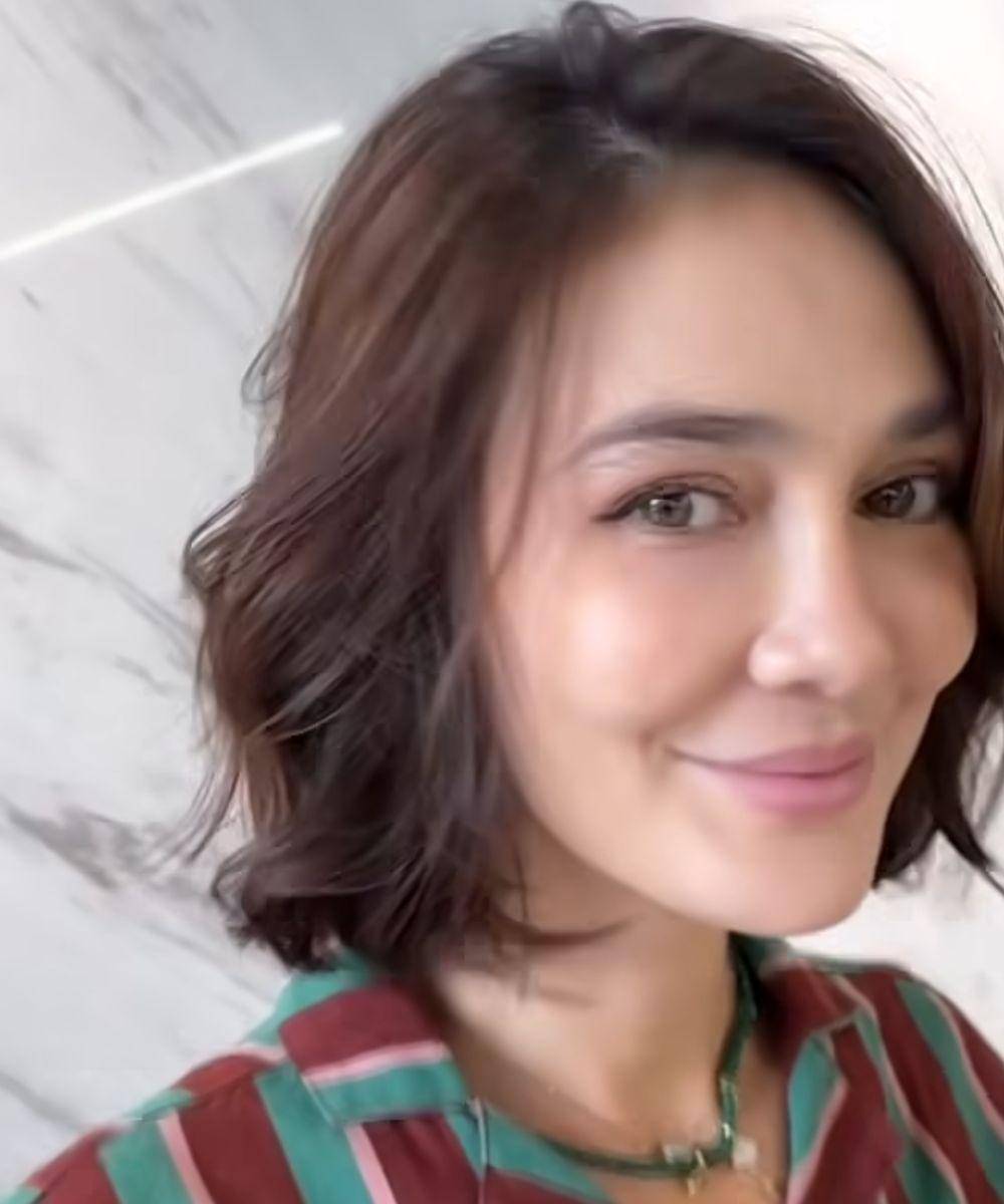 Potret Luna Maya dengan Rambut Pendek, Tampil Fresh!