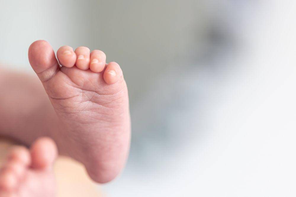 Prajurit TNI Yonif 501BY Madiun Bantu Ibu Lahiran di Depan Markas (1).jpg