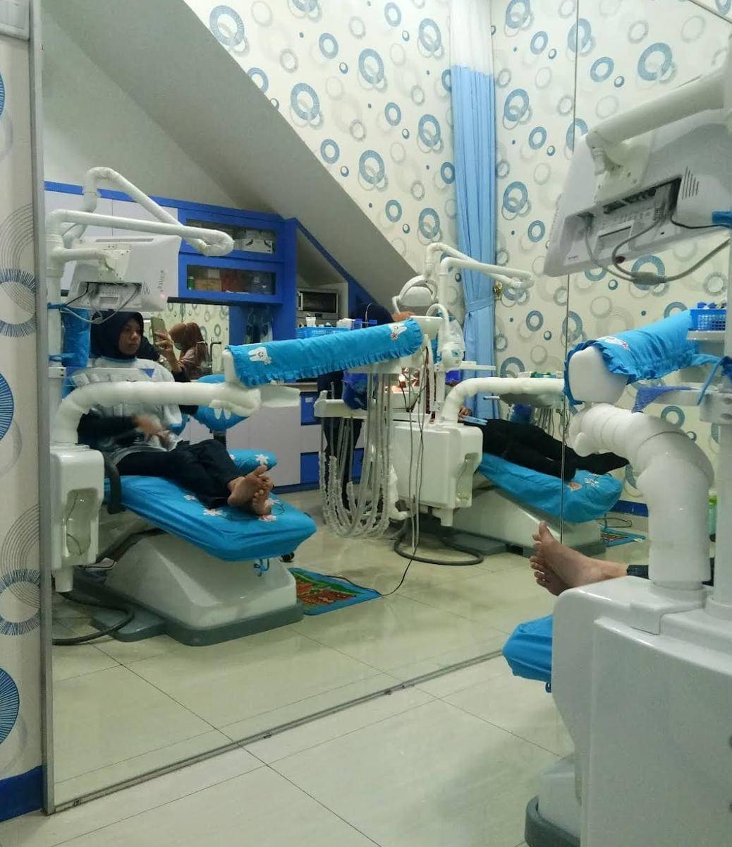 7 Dokter Gigi Pontianak Siap Jaga Senyum Sehatmu