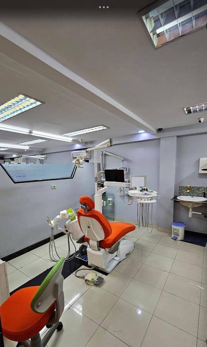 7 Dokter Gigi Pontianak Siap Jaga Senyum Sehatmu