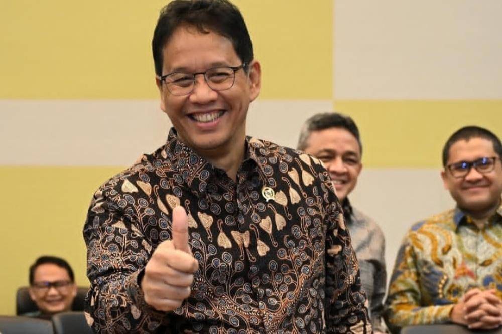 Potret Mentri Purbaya dengan Batik, Penuh Kharisma!.jpg