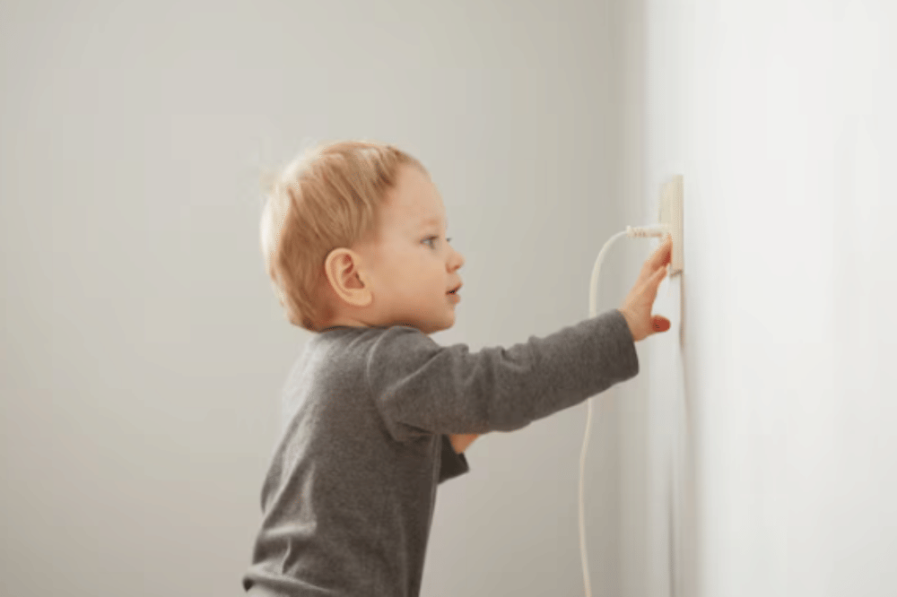 Hindari Berkata "Hati-Hati" pada Balita karena Mereka Belum Mengerti