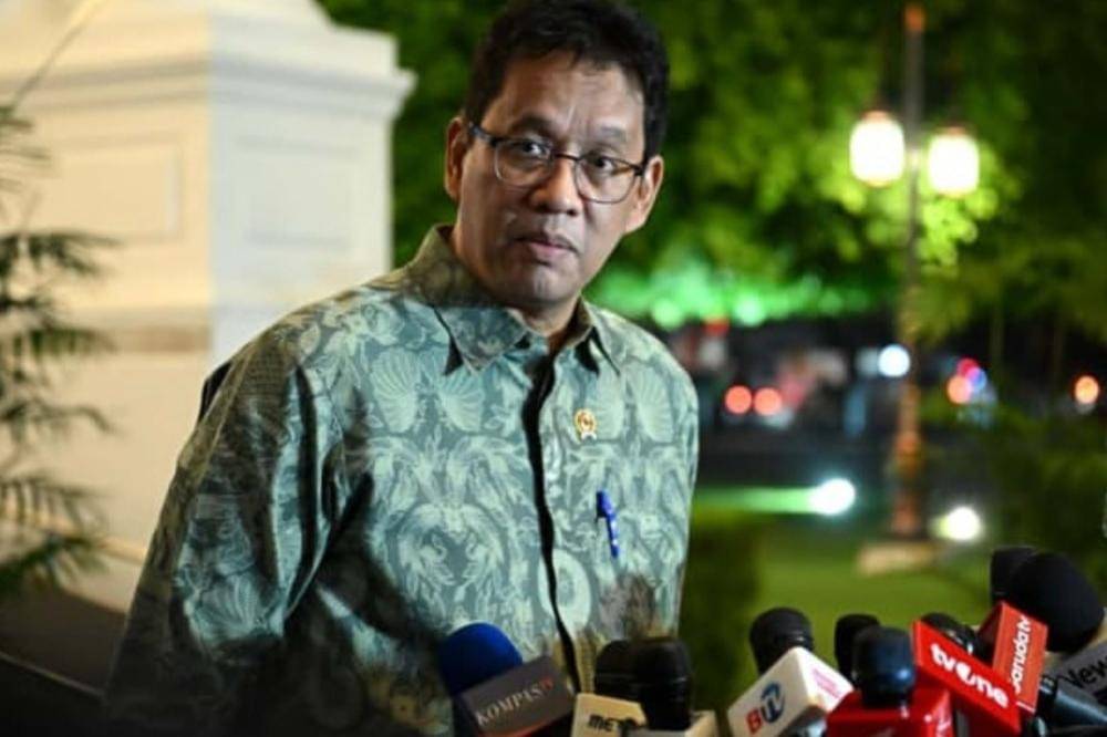 Potret Mentri Purbaya dengan Batik, Penuh Kharisma!_20250924_213324_0000.jpg