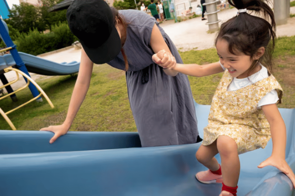 Hindari Berkata "Hati-Hati" pada Balita karena Mereka Belum Mengerti
