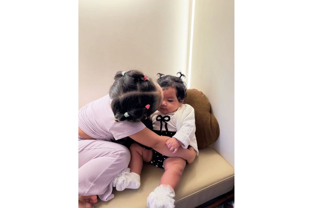 Foto Kedekatan Xandraya dan Xarena 6.png