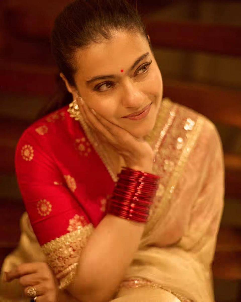 Kajol (instagram.com/kajol)
