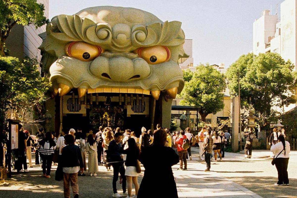 ilustrasi Namba Yasaka Jepang (pexels.com/William Mortlock)